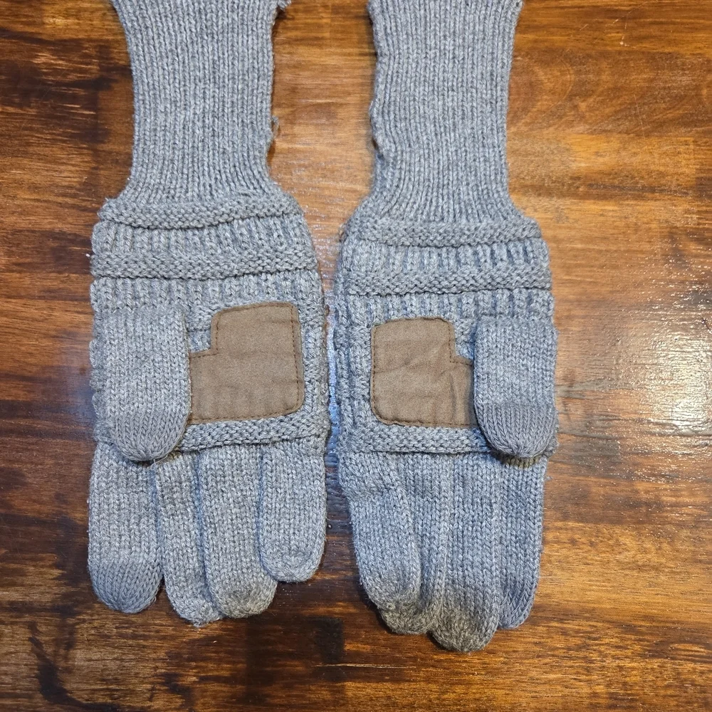 CC chunky cable knit touchscreen gloves Grey